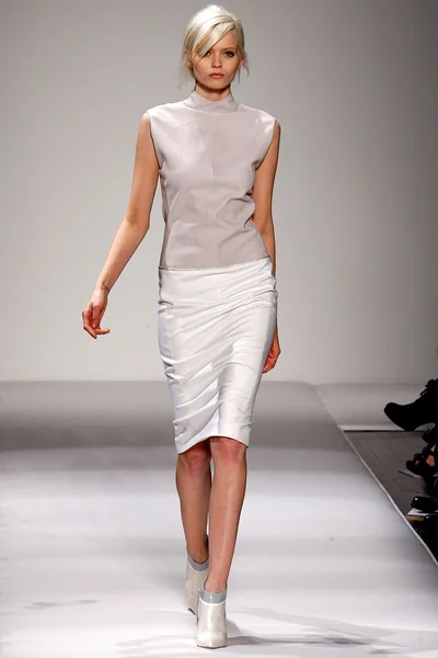 Look 2